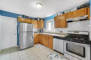 310 Maricopa Ln, Hoffman Estates, IL 60169 - Photo 8