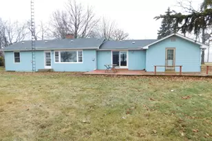 211 Oak St, Big Rock, IL 60511 - Photo 2