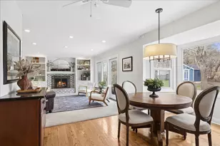 334 E Winchester Rd, Libertyville, IL 60048 - Photo 8