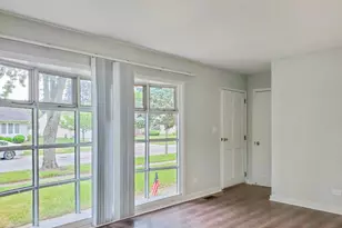 [Address not provided], Roselle, IL 60172 - Photo 10