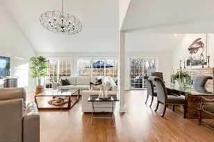 925 Wedgewood Dr, Crystal Lake, IL 60014 - Photo 6