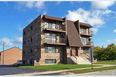 8800 W 76th Place #1E, Justice, IL 60458 - Photo 1