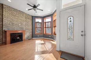 1129 N Mozart Ave, Chicago, IL 60622 - Photo 2