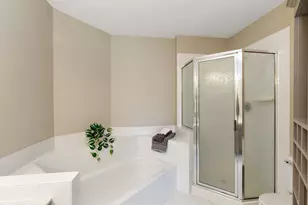 147 Stirling Ln, Schaumburg, IL 60194 - Photo 22