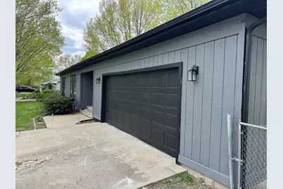 902 Fleetwood Drive, Tuscola, IL 61953 - Photo 2