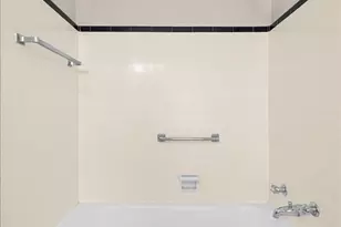 1321 E 56th St, Chicago, IL 60637 - Photo 14