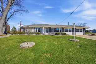 25 Helen St, Streator, IL 61364 - Photo 2