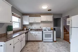 325 N Emerald Ave, Mundelein, IL 60060 - Photo 8