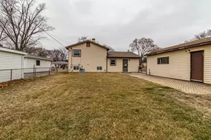 325 N Emerald Ave, Mundelein, IL 60060 - Photo 22
