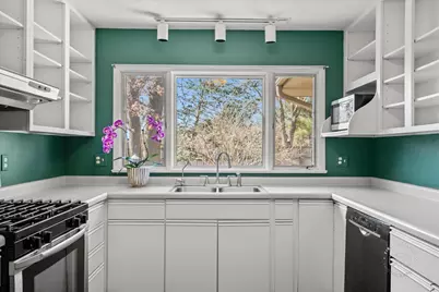 337 Republic Road, Batavia, IL 60510 - Photo 6