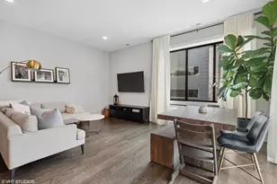 1618 N Bosworth Ave, Chicago, IL 60642 - Photo 2