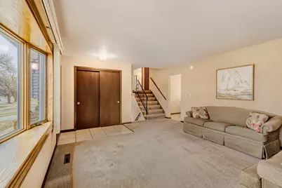 602 E Weathersfield Way, Schaumburg, IL 60193 - Photo 6