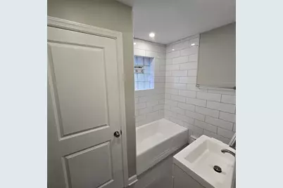 1817 W Touhy Avenue #2D, Park Ridge, IL 60068 - Photo 4