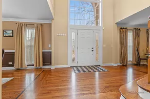 36879 N Deerview Dr, Lake Villa, IL 60046 - Photo 2