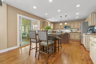 36879 N Deerview Dr, Lake Villa, IL 60046 - Photo 10