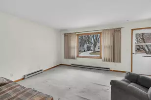 215 N State St, Genoa, IL 60135 - Photo 6