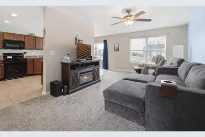 748 Florence Street, Hampshire, IL 60140 - Photo 4