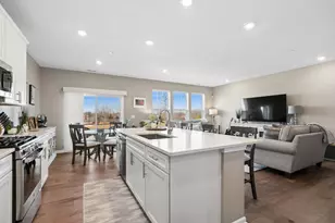 3206 Martini St, Mundelein, IL 60060 - Photo 4