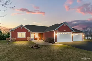 6105 Red Gate Ln, Yorkville, IL 60560 - Photo 2