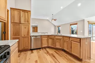 6105 Red Gate Ln, Yorkville, IL 60560 - Photo 10