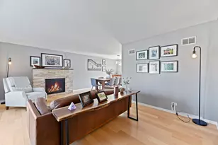 31 Mulberry E Rd, Deerfield, IL 60015 - Photo 4