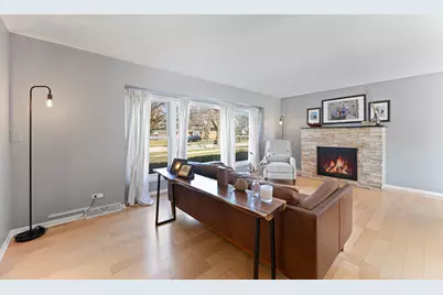 31 Mulberry East Road, Deerfield, IL 60015 - Photo 2