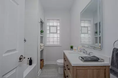 8137 S Loomis Boulevard, Chicago, IL 60620 - Photo 6