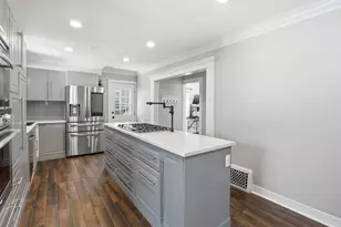 218 N 4th Ave, Saint Charles, IL 60174 - Photo 12