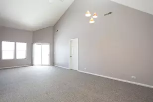 397 Waterford Ct, Carol Stream, IL 60188 - Photo 4