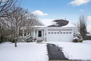 2661 Stanton Cir, Lake in the Hills, IL 60156 - Photo 2