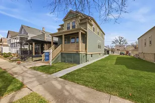 1323 Home Ave, Berwyn, IL 60402 - Photo 2
