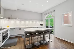 1733 S Prairie Ave, Chicago, IL 60616 - Photo 10
