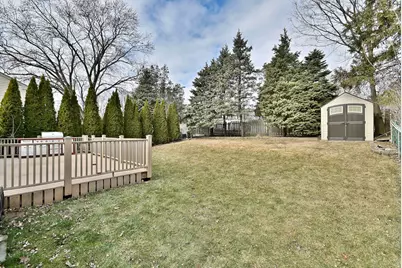 714 N Lakeside Drive, Vernon Hills, IL 60061 - Photo 34