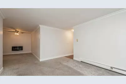 1459 N Winslowe Drive #301, Palatine, IL 60074 - Photo 4