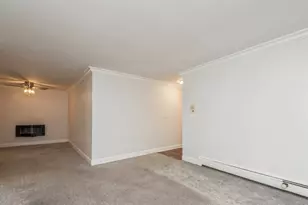 1459 N Winslowe Dr, Palatine, IL 60074 - Photo 4