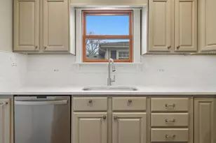 237 W Austin Ave, Libertyville, IL 60048 - Photo 12