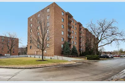 1727 W Crystal Lane #311, Mount Prospect, IL 60056 - Photo 2