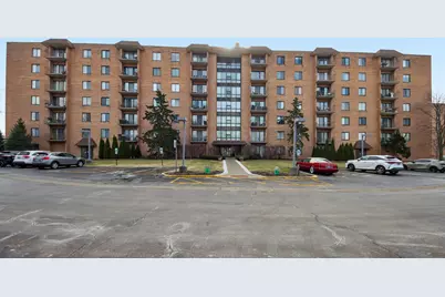 1727 W Crystal Lane #311, Mount Prospect, IL 60056 - Photo 1