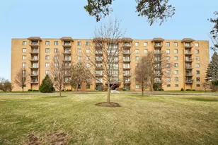 1727 W Crystal Ln, Mount Prospect, IL 60056 - Photo 8