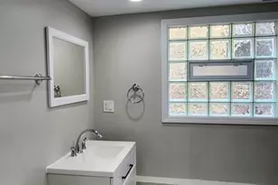 3816 W Montrose Ave, Chicago, IL 60618 - Photo 16