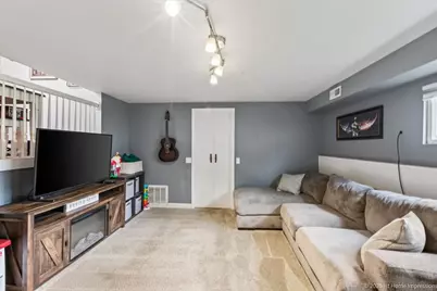 16419 Terry Lane, Oak Forest, IL 60452 - Photo 18