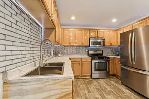 8828 N Leslie Ln, Des Plaines, IL 60016 - Photo 8