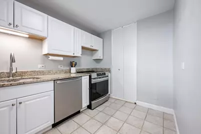 3660 N Lake Shore Drive #1613, Chicago, IL 60613 - Photo 10