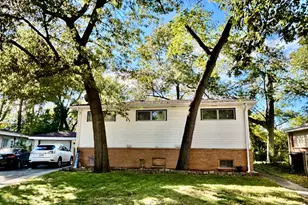 17308 Forestway Dr, East Hazel Crest, IL 60429 - Photo 4