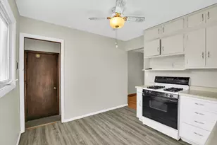 9 Glenview Dr, Decatur, IL 62521 - Photo 8