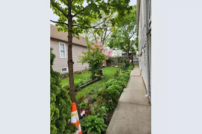 10749 S Avenue J, Chicago, IL 60617 - Photo 16