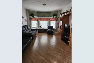 10749 S Avenue J, Chicago, IL 60617 - Photo 2