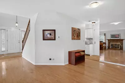 217 New Bridge Court, Palatine, IL 60067 - Photo 6