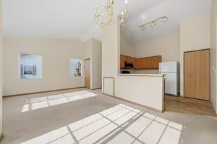 417 Silverstone Dr, Carpentersville, IL 60110 - Photo 2