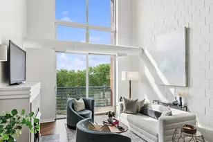 1100 W Montrose Ave, Chicago, IL 60613 - Photo 10